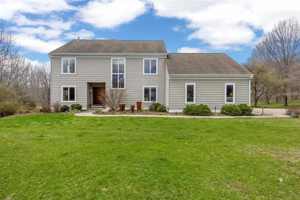 4635 Running Deer Ct NE, Iowa City, IA 52240