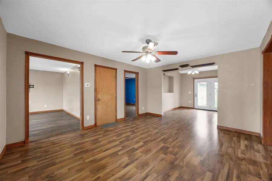 1000 Stinocher St, Solon, IA 52333 - #3