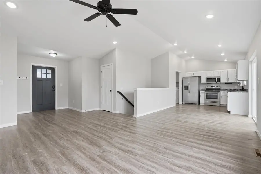 921 S 12th Ave, Washington, IA 52353 - #3