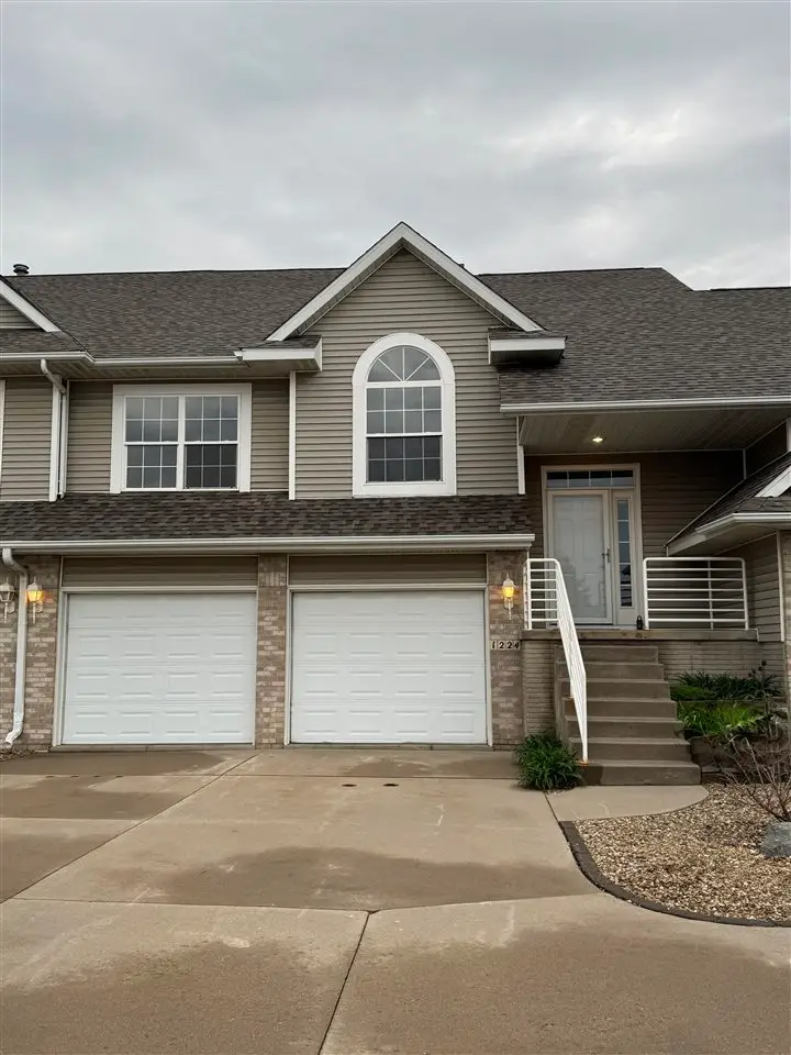 1224 Litchfield Dr, Hiawatha, IA 52233 - #3
