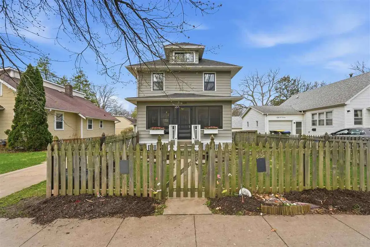 809 S 7th Ave, Iowa City, IA 52245 - #1