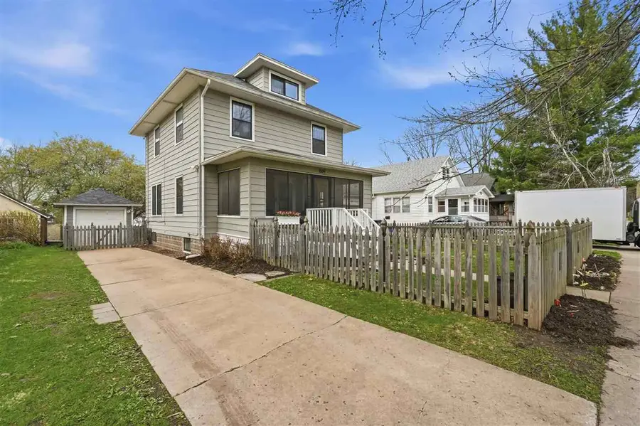 809 S 7th Ave, Iowa City, IA 52245 - #3