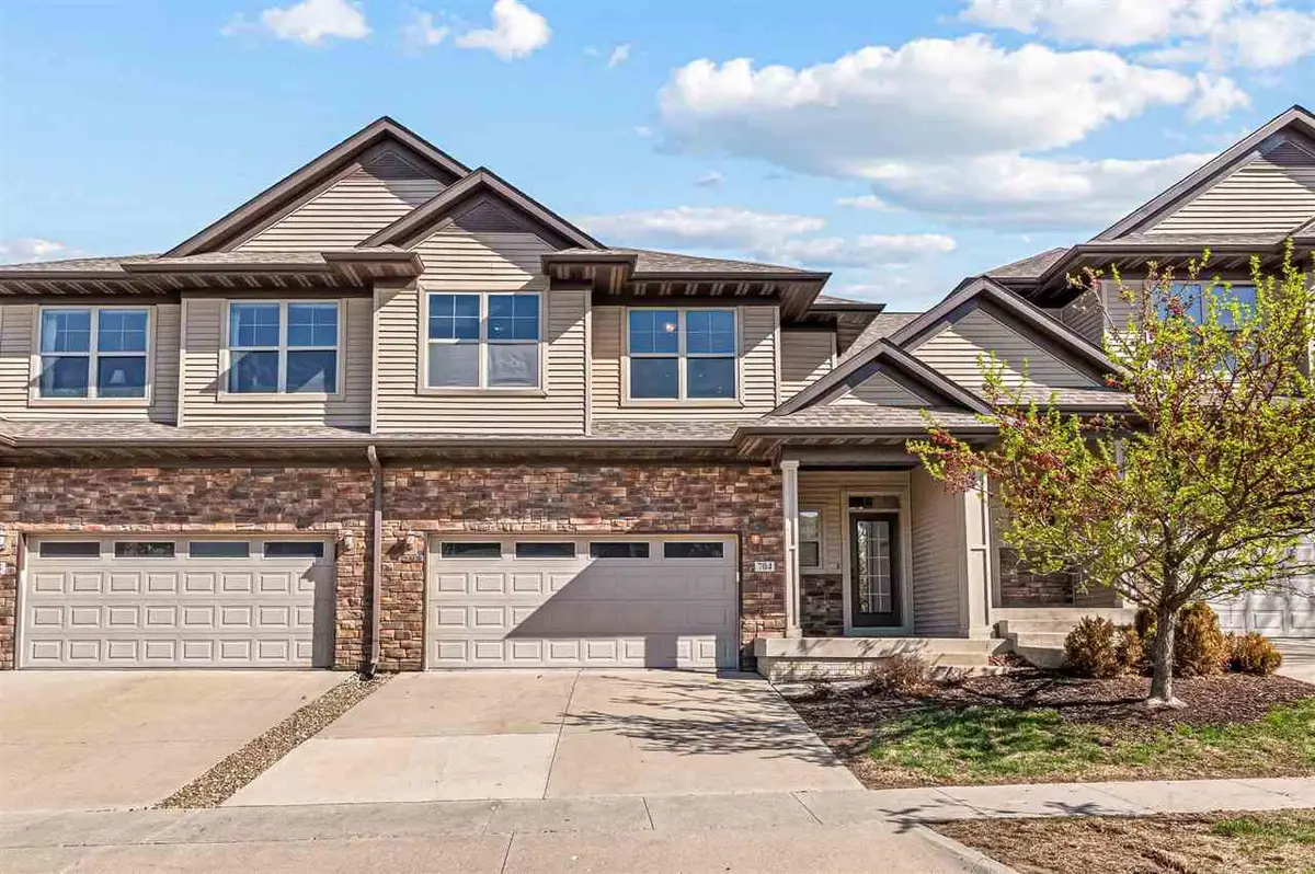 704 Mission Point Rd, Iowa City, IA 52245 - #1