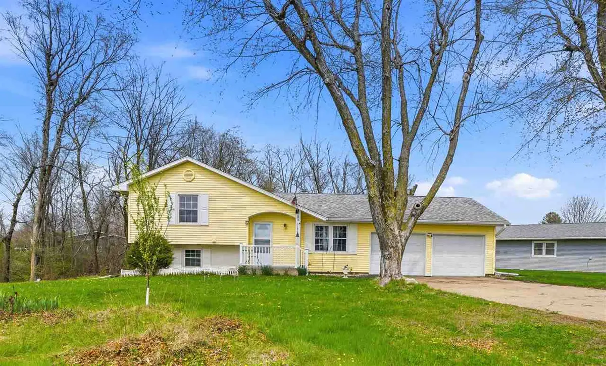 316 South Hill Ave, Columbus Junction, IA 52738 - #1