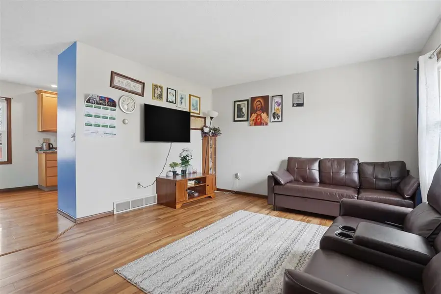 316 South Hill Ave, Columbus Junction, IA 52738 - #2