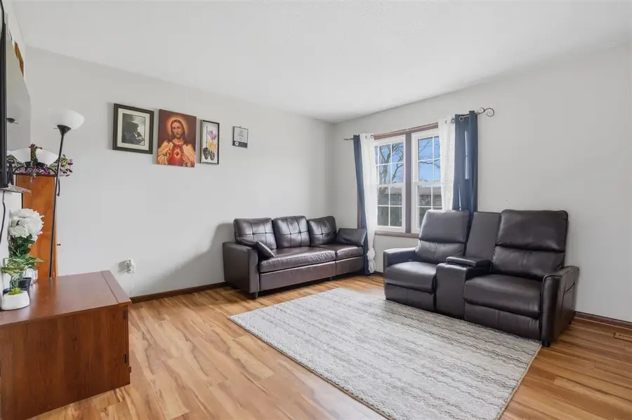 316 South Hill Ave, Columbus Junction, IA 52738 - #3