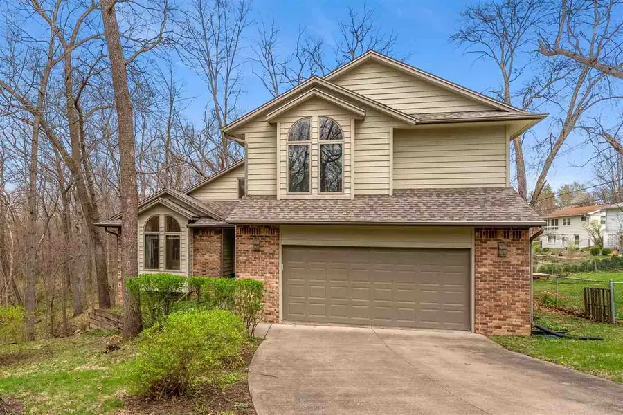 24 Samuel Dr, Iowa City, IA 52245 - #2