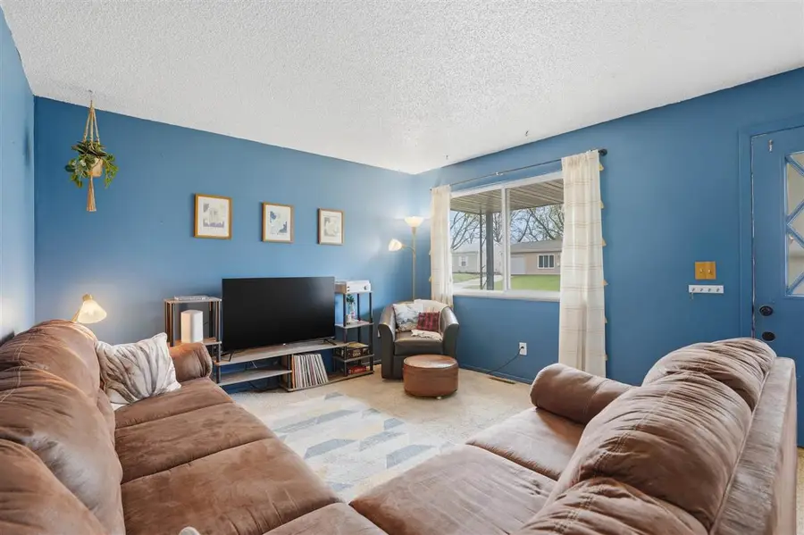 2220 Hollywood Blvd, Iowa City, IA 52240 - #2