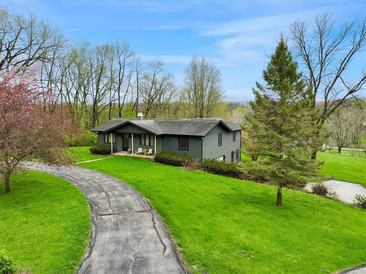 4333 Pine Ridge Trl NE, Iowa City, IA 52240 - #1