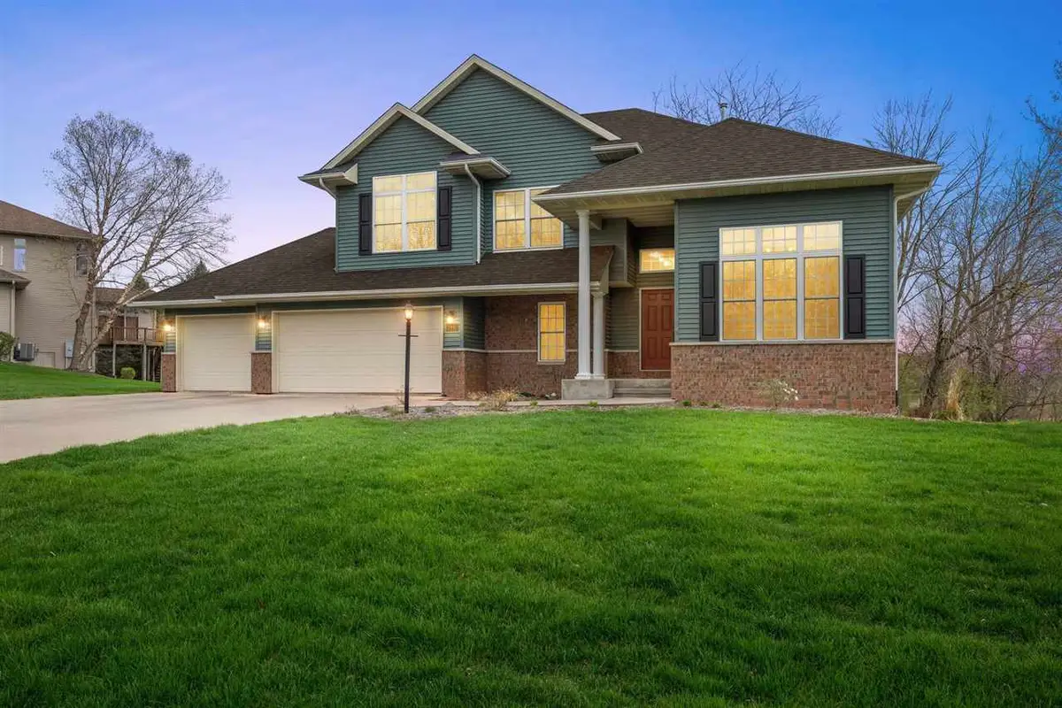 3991 NE Roberts Ridge, Iowa City, IA 52240 - #1