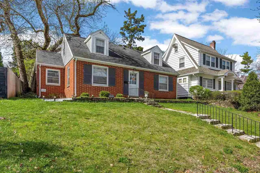 2253 Meadowbrook Dr SE, Cedar Rapids, IA 52403 - #2