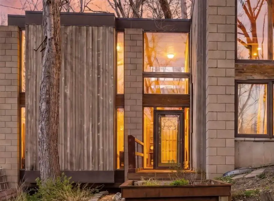 2140 Glass Rd, Cedar Rapids, IA 52402 - #2