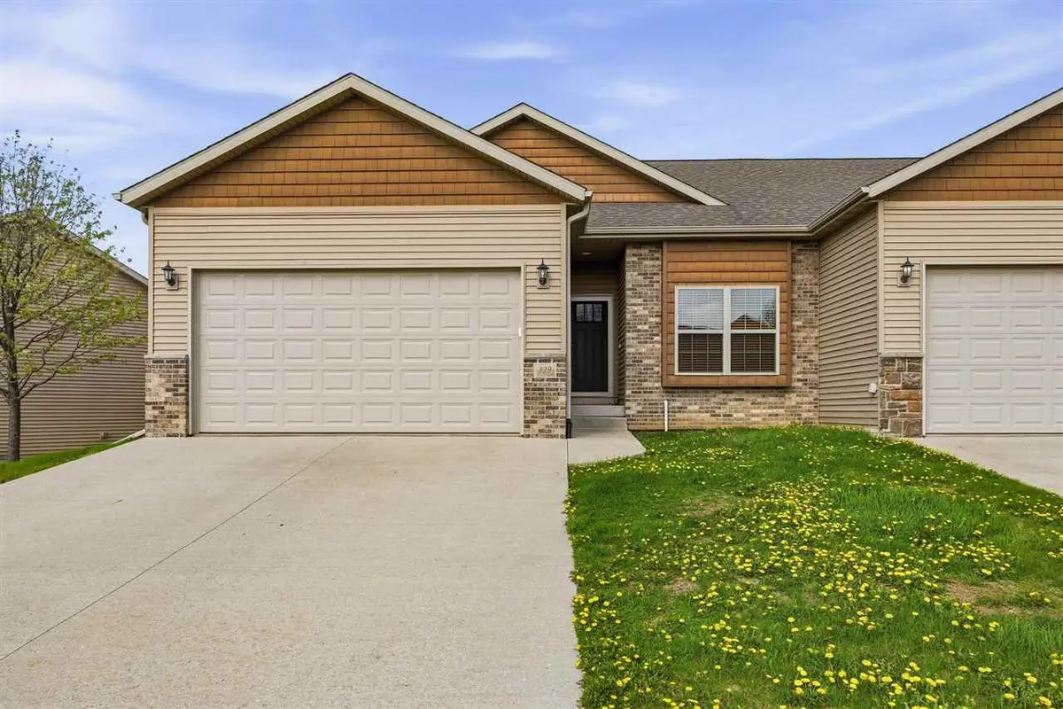 329 Windflower Ln, Solon, IA 52333 - #1