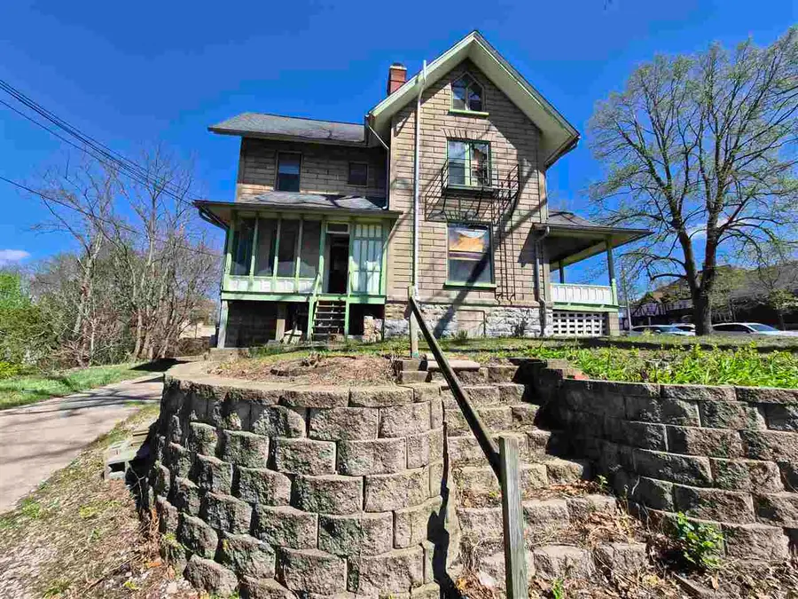 802 E Washington St., Iowa City, IA 52240 - #2