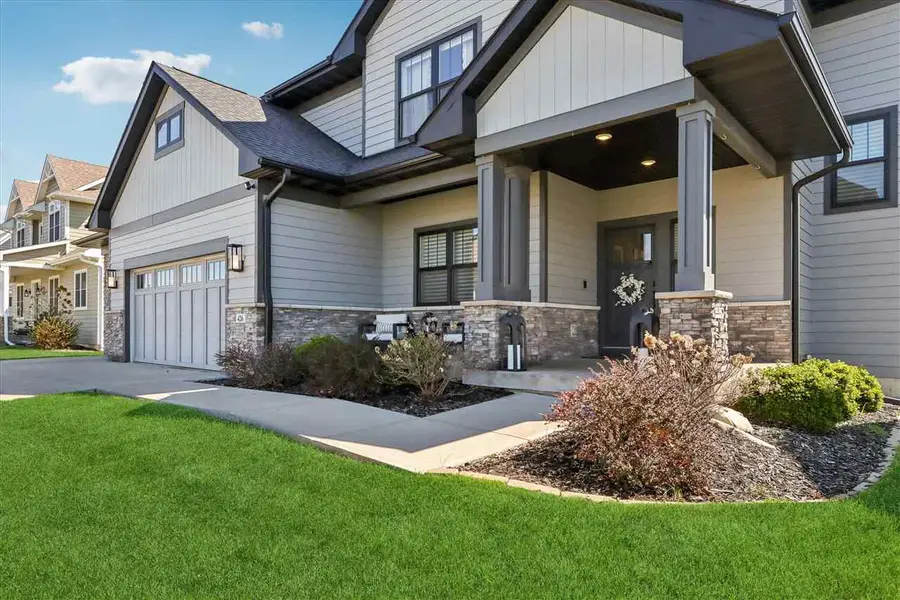 426 Windmill Place, Iowa City, IA 52245 - #2