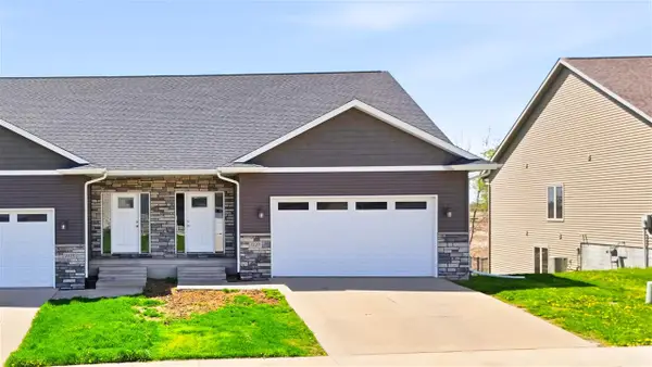 1127 Leann Circle, North Liberty, IA 52317