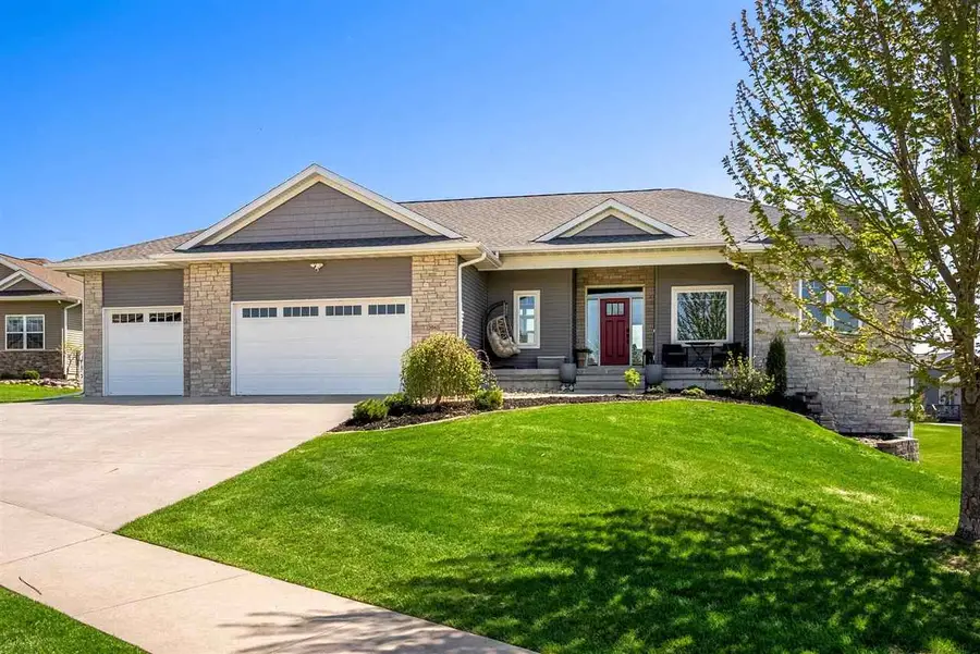 2040 Stone Creek Cir, North Liberty, IA 52317 - #2