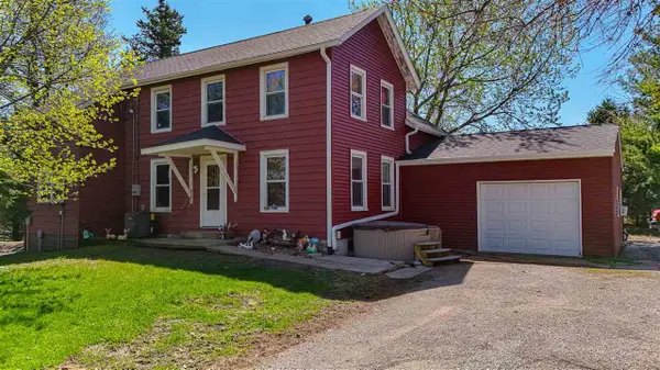 5419 420th Street SE, Iowa City, IA 52245