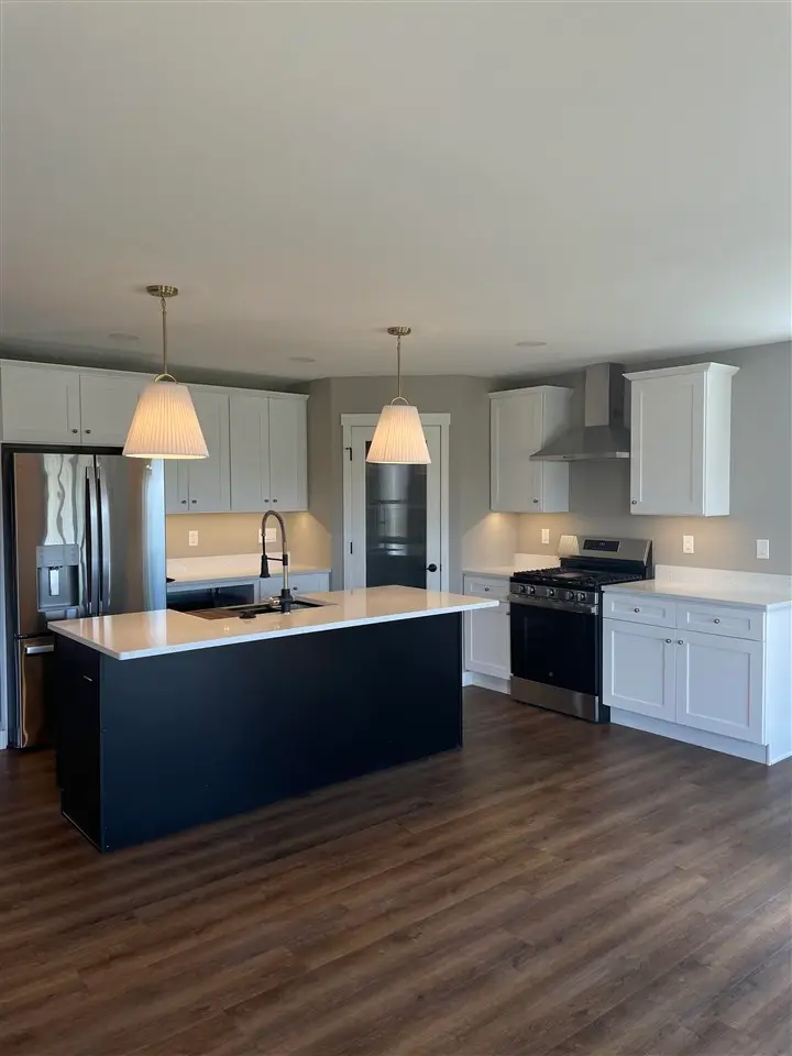 1942 Coquina Ave, Tiffin, IA 52340 - #2