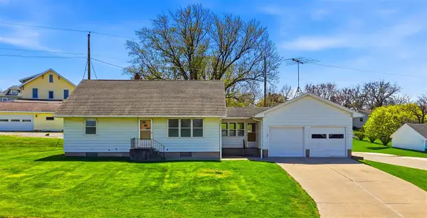 201 3rd St, Victor, IA 52347