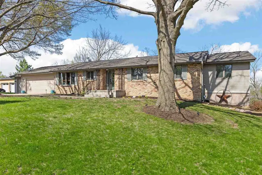 1896 Sunset Dr NE, Solon, IA 52333 - #2