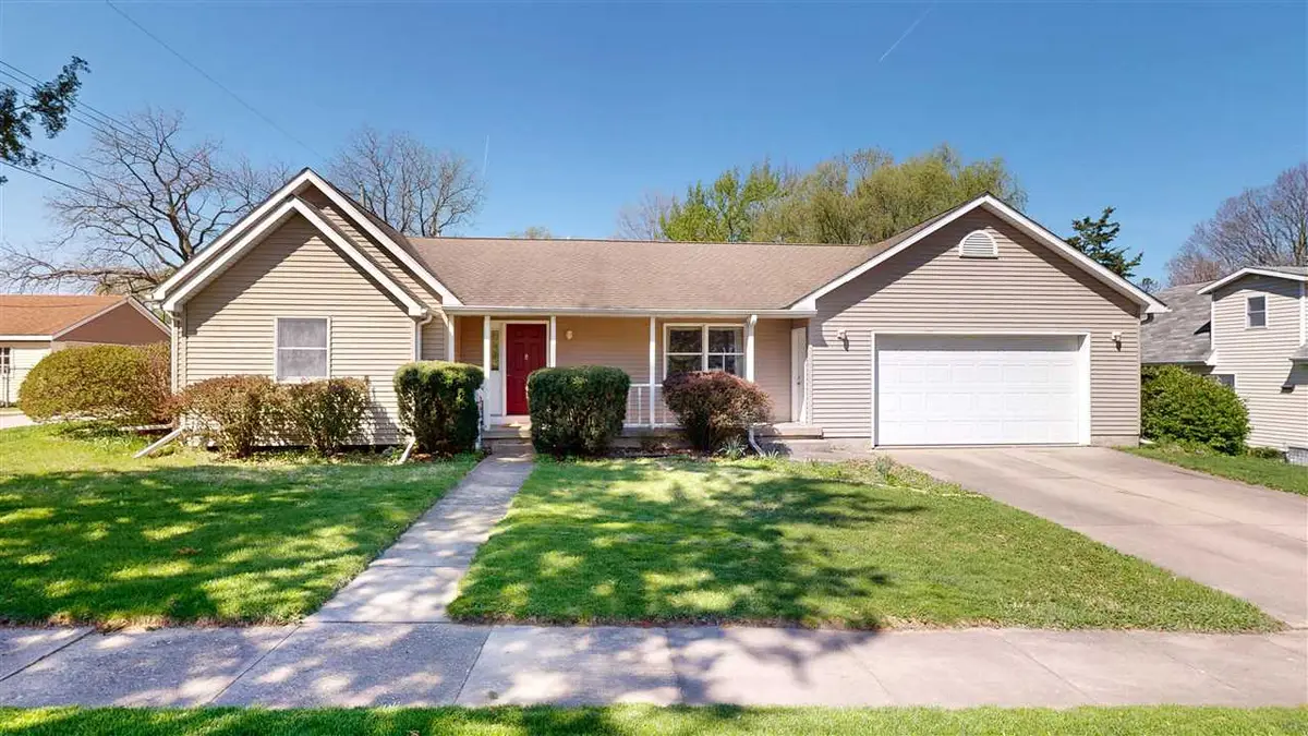 1017 5th Ave, Iowa City, IA 52240 - #1