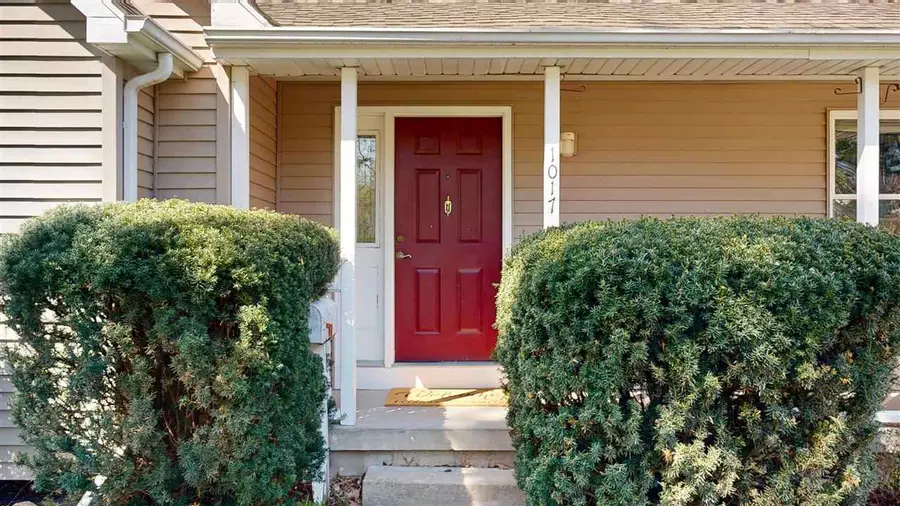 1017 5th Ave, Iowa City, IA 52240 - #2