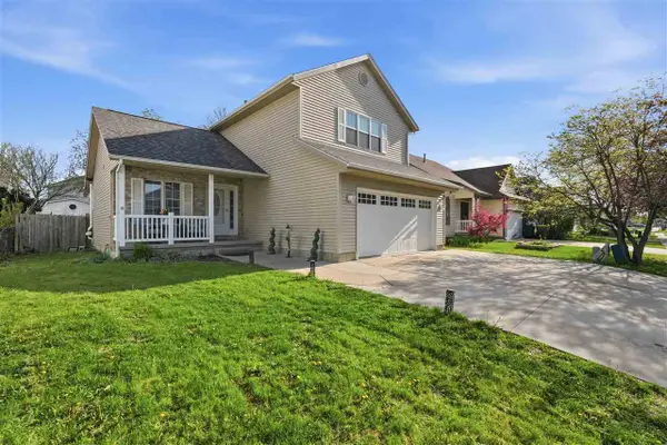 1624 Dickenson Ln, Iowa City, IA 52240