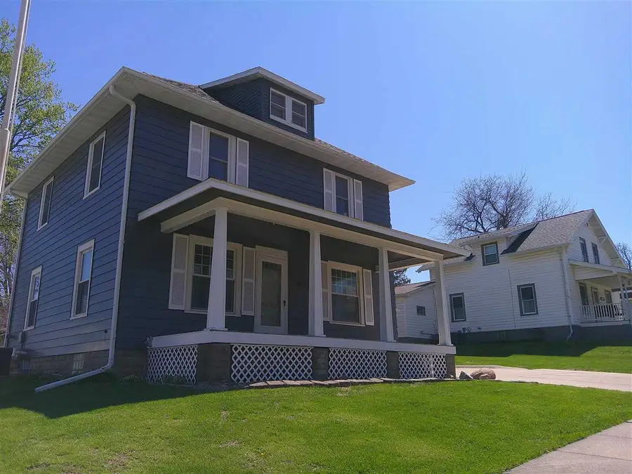 618 Washington St, Victor, IA 52347 - #3