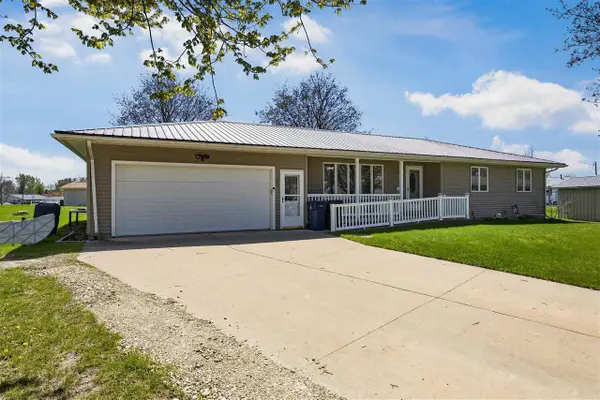 103 Bel Aire Ct, Tipton, IA 52772