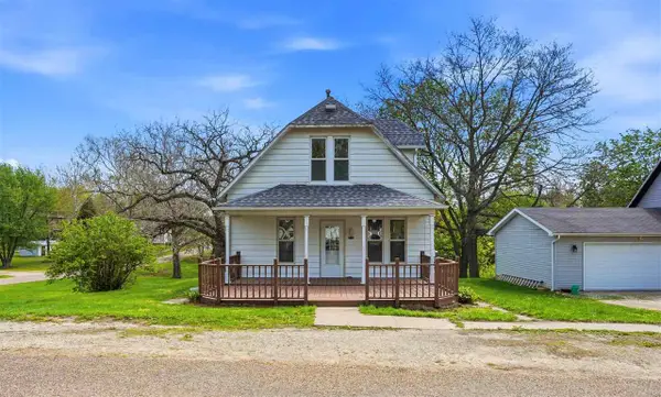 712 10th Ave, Wellman, IA 52356