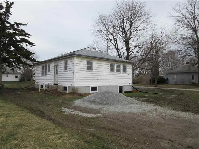 320 Washington St., Hills, IA 52235 - #1
