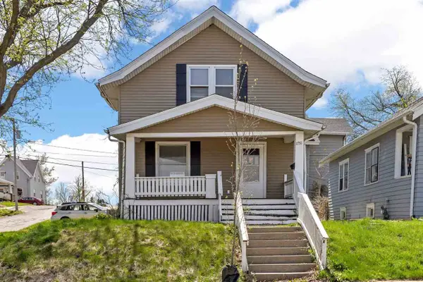 1751 Higley Ave SE, Cedar Rapids, IA 52403