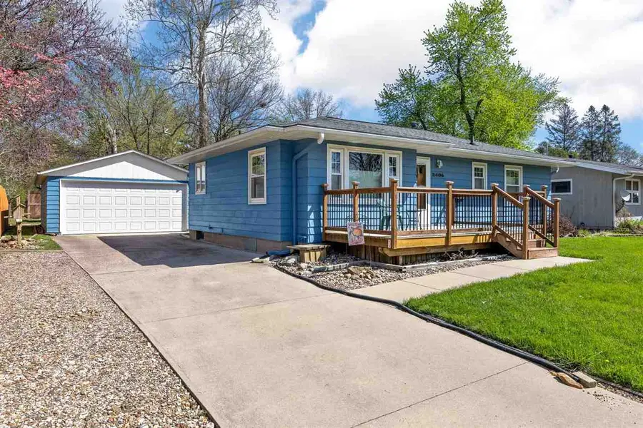 2406 Friendship St, Iowa City, IA 52245 - #3