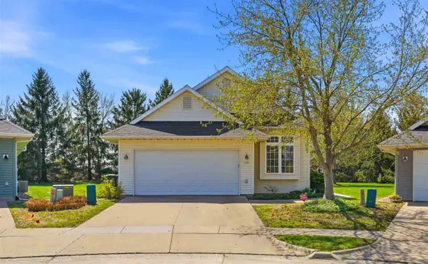 1359 Emily Ct, Iowa City, IA 52246