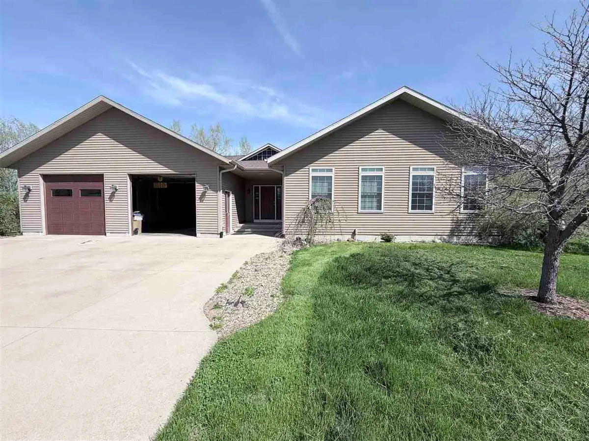 2575 58th, Vinton, IA 52349 - #1