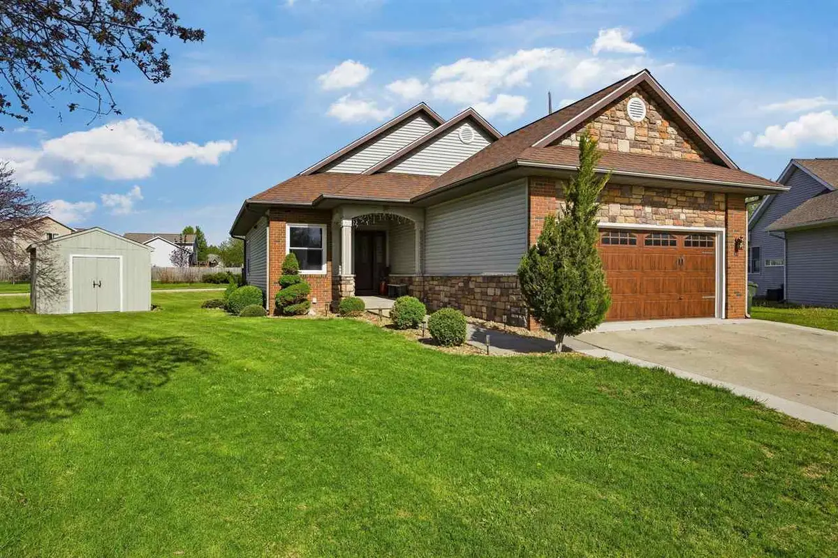 125 Stanwyck Dr, Iowa City, IA 52240 - #1