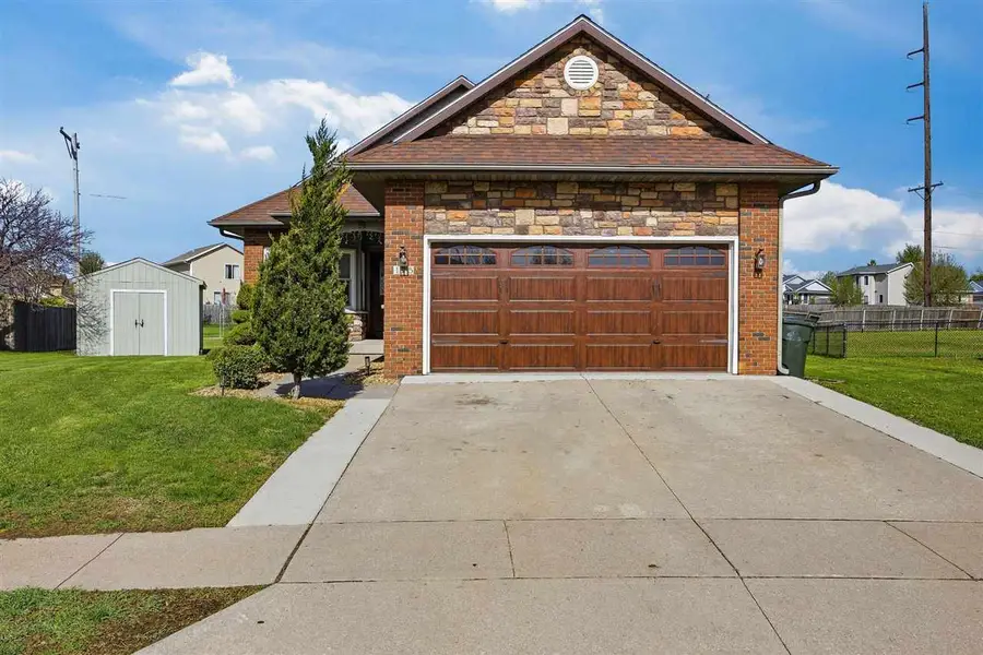 125 Stanwyck Dr, Iowa City, IA 52240 - #2