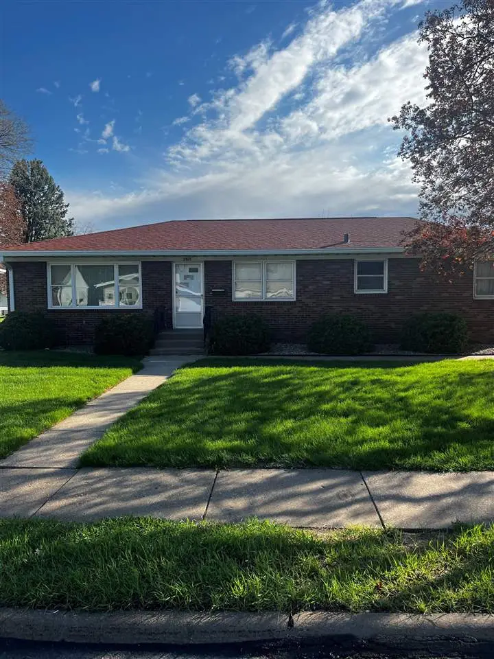 2405 Hickory Grove Rd., Davenport, IA 52804 - #1