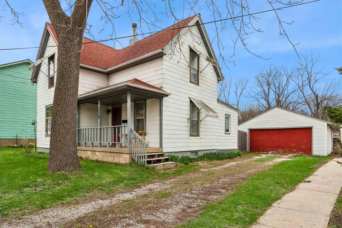 510 N Dodge, Iowa City, IA 52245 - #1