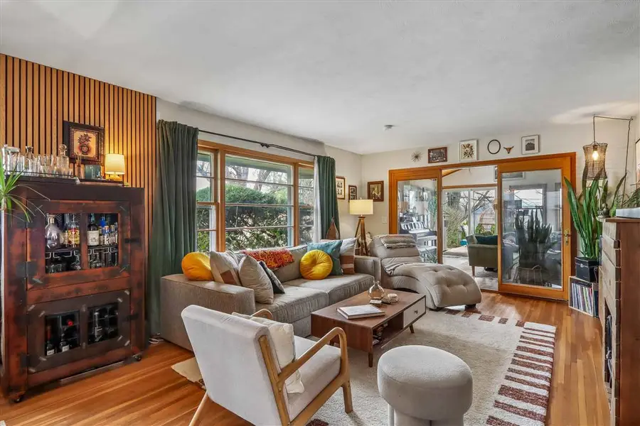 819 14th Ave, Coralville, IA 52241 - #3