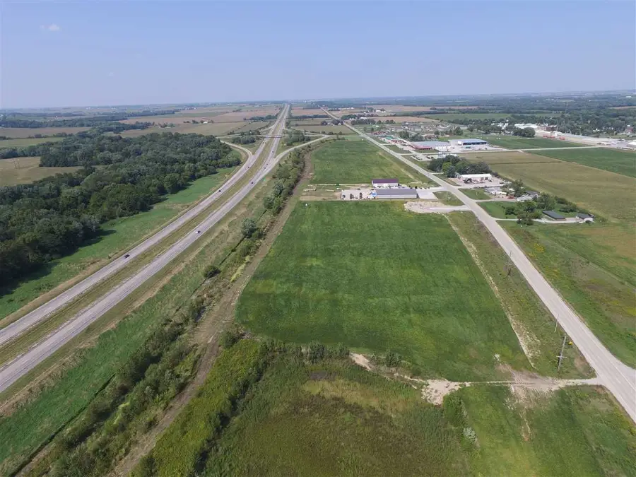 5231 Oak Crest Hill Rd SE, Hills, IA 52235 - #3