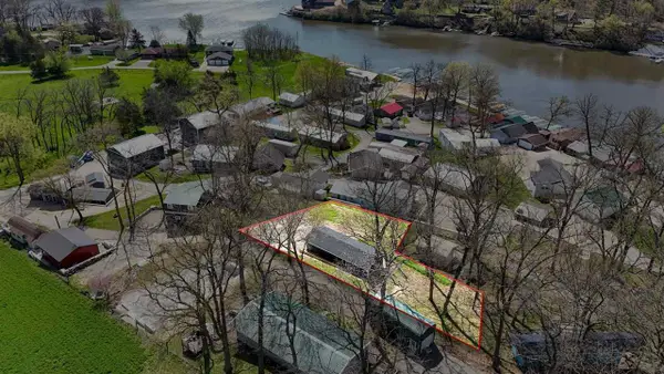 21686 257 Street, Delhi, IA 52223