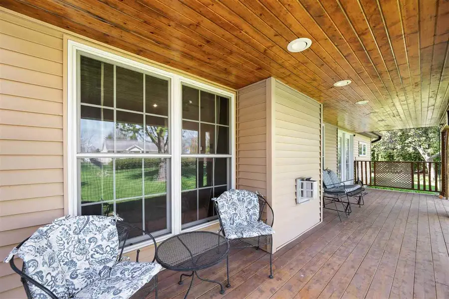 318 Sycamore St, Wilton, IA 52778 - #3