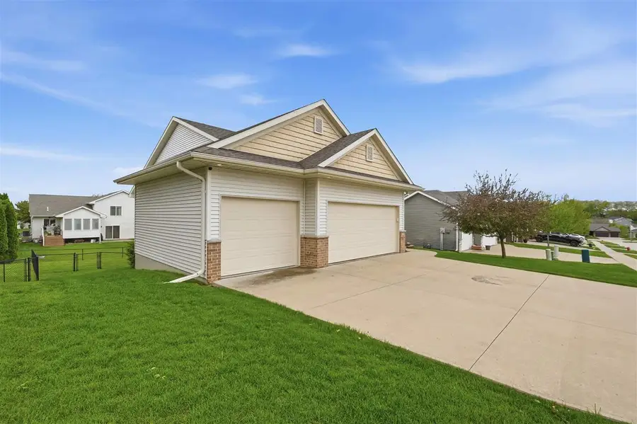 73 Camden Rd, Iowa City, IA 52245 - #3