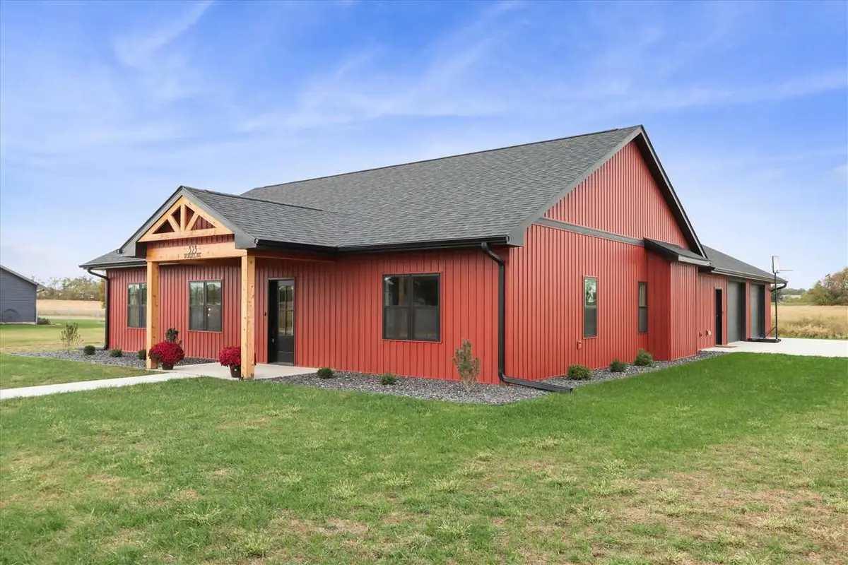 323 Roberts Avenue, Marengo, IA 52301 - #1