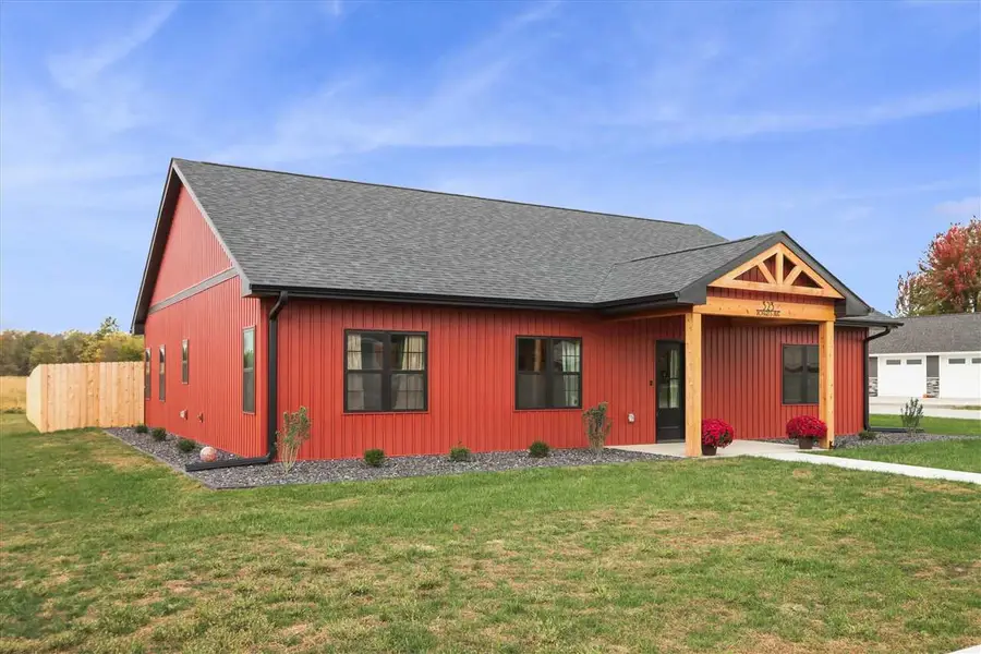 323 Roberts Avenue, Marengo, IA 52301 - #2