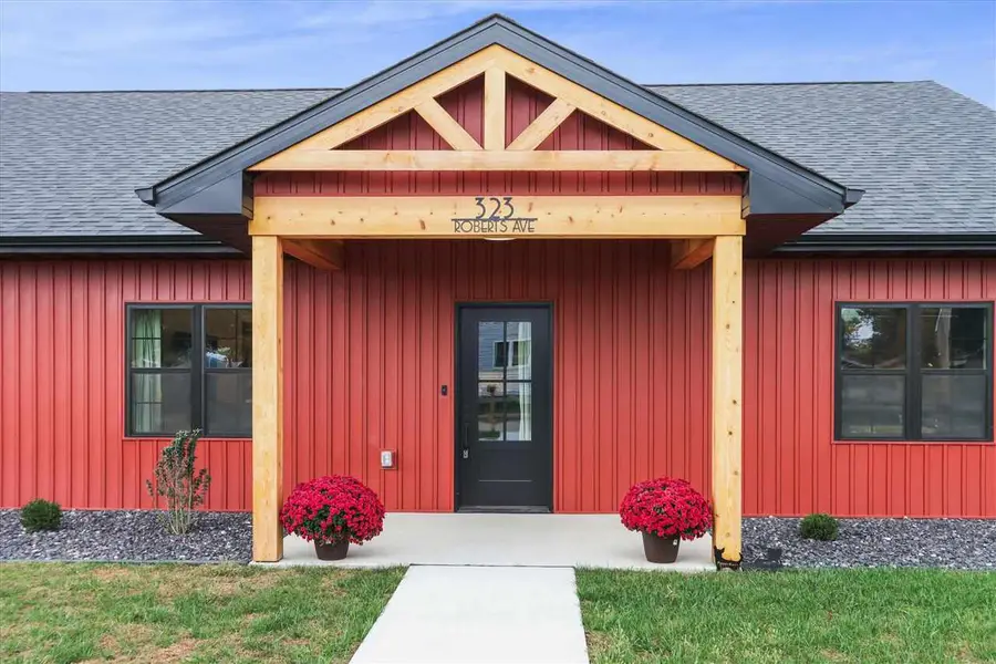 323 Roberts Avenue, Marengo, IA 52301 - #3