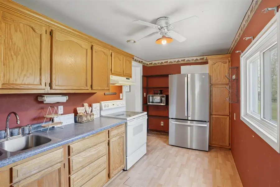 400 N Farmer St, Brighton, IA 52540 - #3