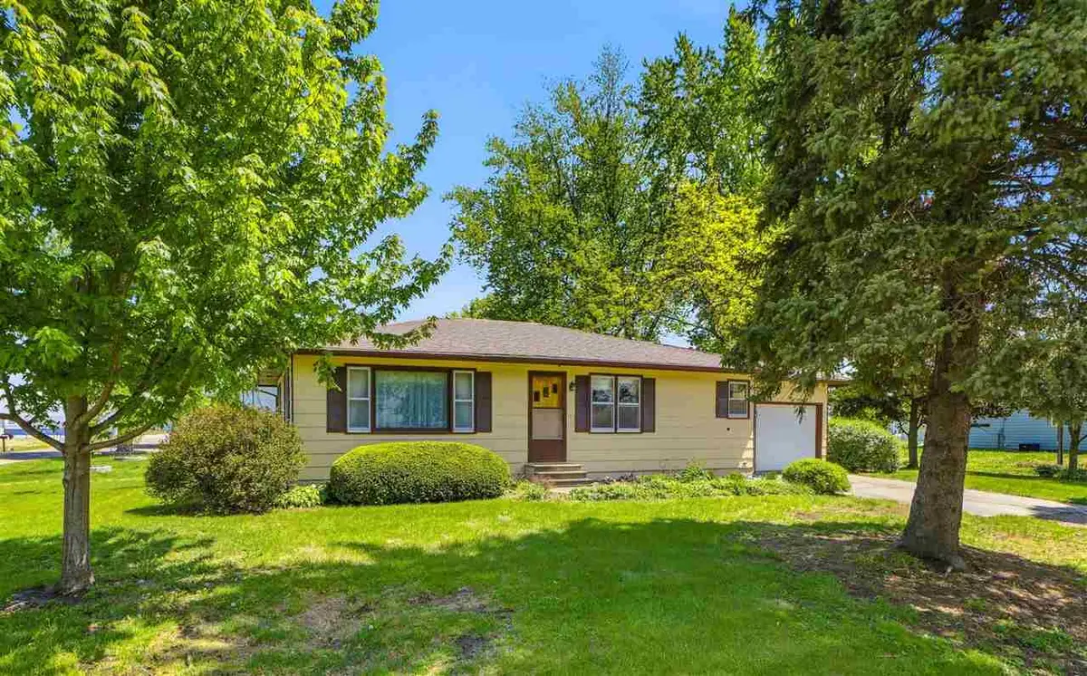 102 S Farmer St, Brighton, IA 52540 - #1